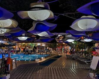 Mavi Pansiyon & Restaurant - Дідім