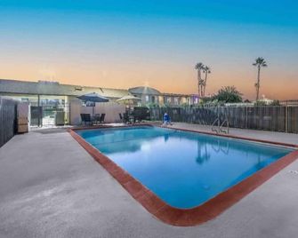 1 King Bed|Nsmk, Kitchen - Madera - Piscina
