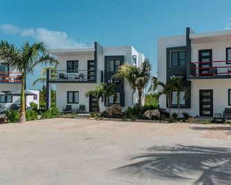 Genesis Residences Meads Bay 2 - Upstairs Unit - Shoal Bay - Edificio