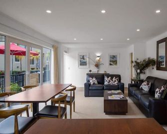 Queenstown House Bed & Breakfast and Apartments - Queenstown - Außenansicht