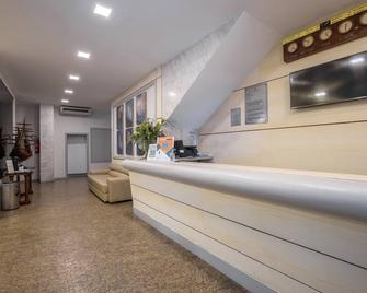 Sagres Praia Hotel - Balneário Camboriú - Receptionist