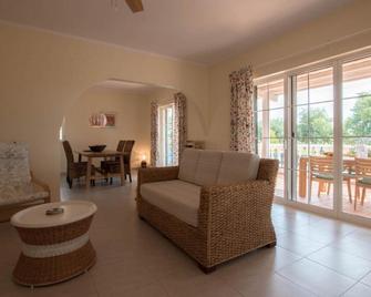 Casa Novo Horizonte by Portucasa - Altura