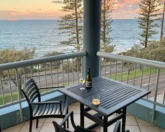Sea Point Ocean Apartments - Caloundra - Balcony