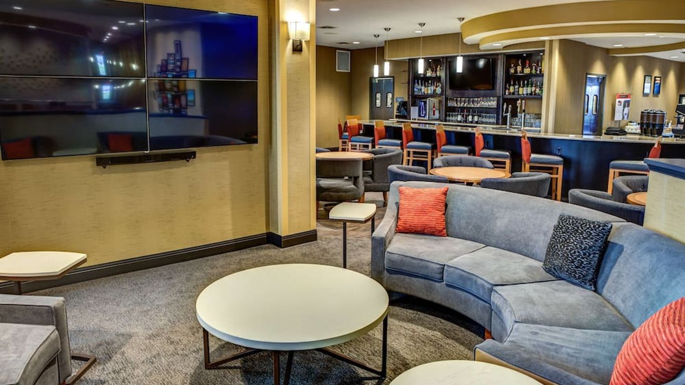 DoubleTree by Hilton West Fargo Sanford Medical Center Area