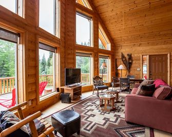 Gorgeous Lake view log cabin near Tamarack ski resort - Donnelly - Living room
