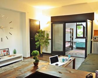 Globe Hostel - Bucarest - Sala de estar