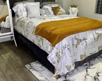 Luxury Palace Sleep in luxury stay inline entire 2 bedroom apartment - Roswell - Bedroom