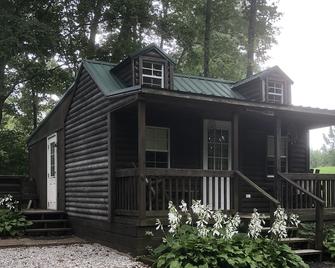 Lakeside Cottage, Fishing, Canoe & Kayak, Pet Friendly, Golf And Hiking Nearby - Crofton - Building