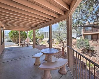 South Sedona Condo w/ Pool Access - Walk to Shops! - Sedona