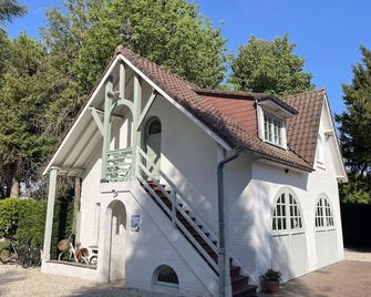 Cozy Cottage Near Lille: Wifi, Kitchen, Terrace, Garden, Shopping & Cultural Sites Nearby - Lille - Building