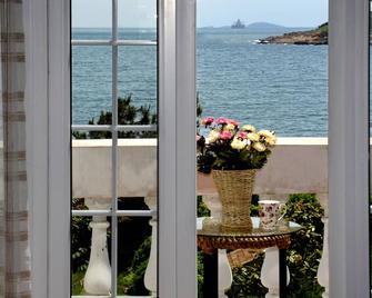 Qingdao Villa Inn Seaside - Qingdao - Balcony