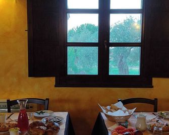 Cuccuruaio' B&b - Oristano - Restaurant