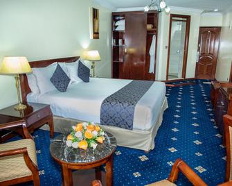 Weston Hotel - Nairobi - Bedroom