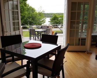 Bright, family friendly, newly built, modern and in the perfect location! - Wiscasset - Balcony