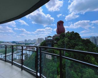 Zunyi Meitan Tianhu International Hotel (the world's first pot of tea culture park) - Zunyi - Balcón