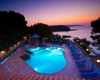 Paradise Hotel - Patitiri