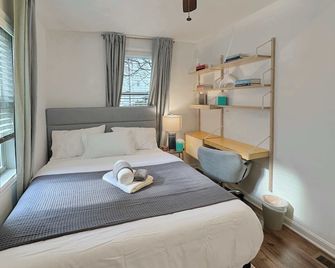 Coffee Lover's Paradise - Heart of Tremont - Cleveland - Bedroom