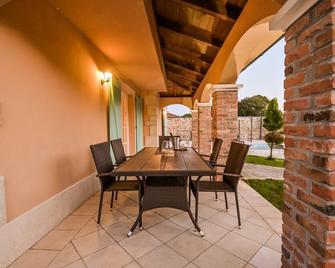 Luxury Villa Kras - Dobrinj - Patio