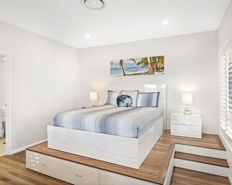 Serenity At Fingal Bay 1 - Shoal Bay - Bedroom