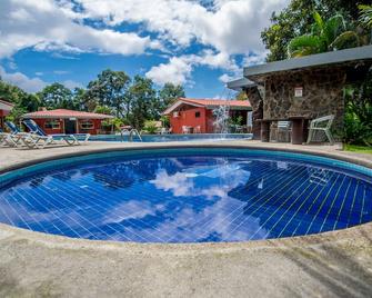 Pacific Paradise Resort - Quepos - Piscina