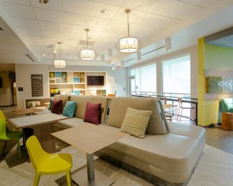 Home2 Suites by Hilton Pflugerville - Pflugerville - Salónek