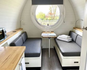 Armadilla 1 at Lee Wick Farm Cottages & Glamping - Clacton-on-Sea - Living room