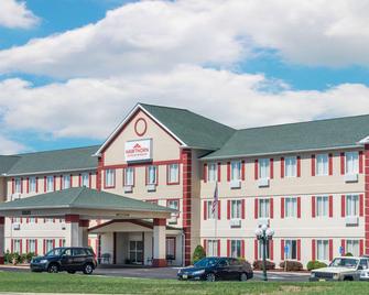 Hawthorn Suites by Wyndham Akron/Seville - Seville - Building