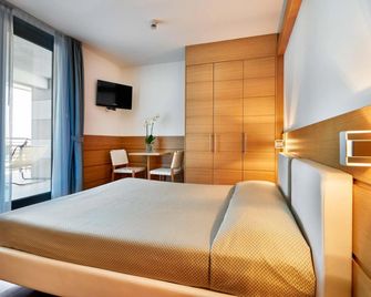 Hotel Fonzari - Grado - Habitación