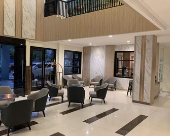 Bintang Mulia Hotel - Jember - Lobby