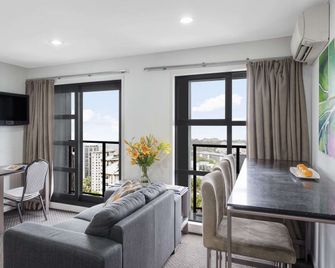 Nesuto St Martins Apartment Hotel - Auckland - Living room