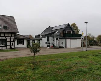 Lovingly furnished new vacation apartment in a quiet location - Salzwedel - Edificio