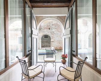 Riva Palace Apartments by Wonderful Italy - Венеція - Балкон