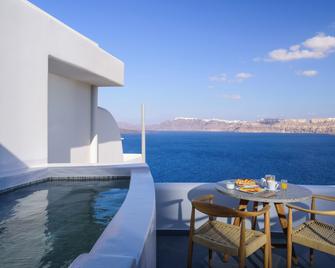 Neptune Luxury Suites - Thera - Balcony