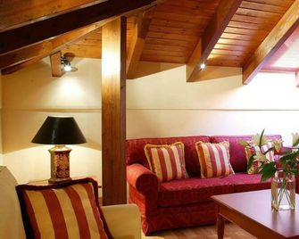 Maritsas Hotel & Suites - Portaria - Obývací pokoj