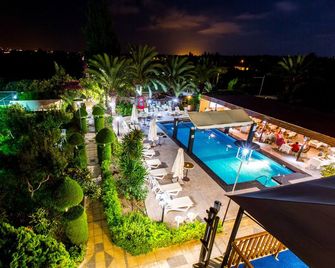 Fitos Inn Guest House - Paphos - Pool