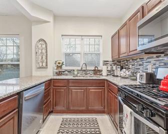 Carson Flats Apt 5 - 1br Near Bok, Osu Med, Dtwn - Tulsa - Cocina