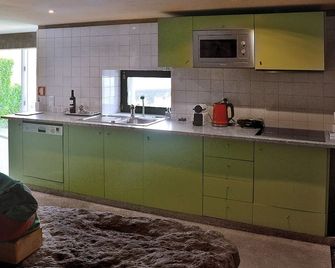 Casas de Pousadouro - Baiao - Kitchen