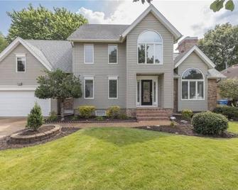 Ultimate Vacation Home - Chesapeake - Edificio