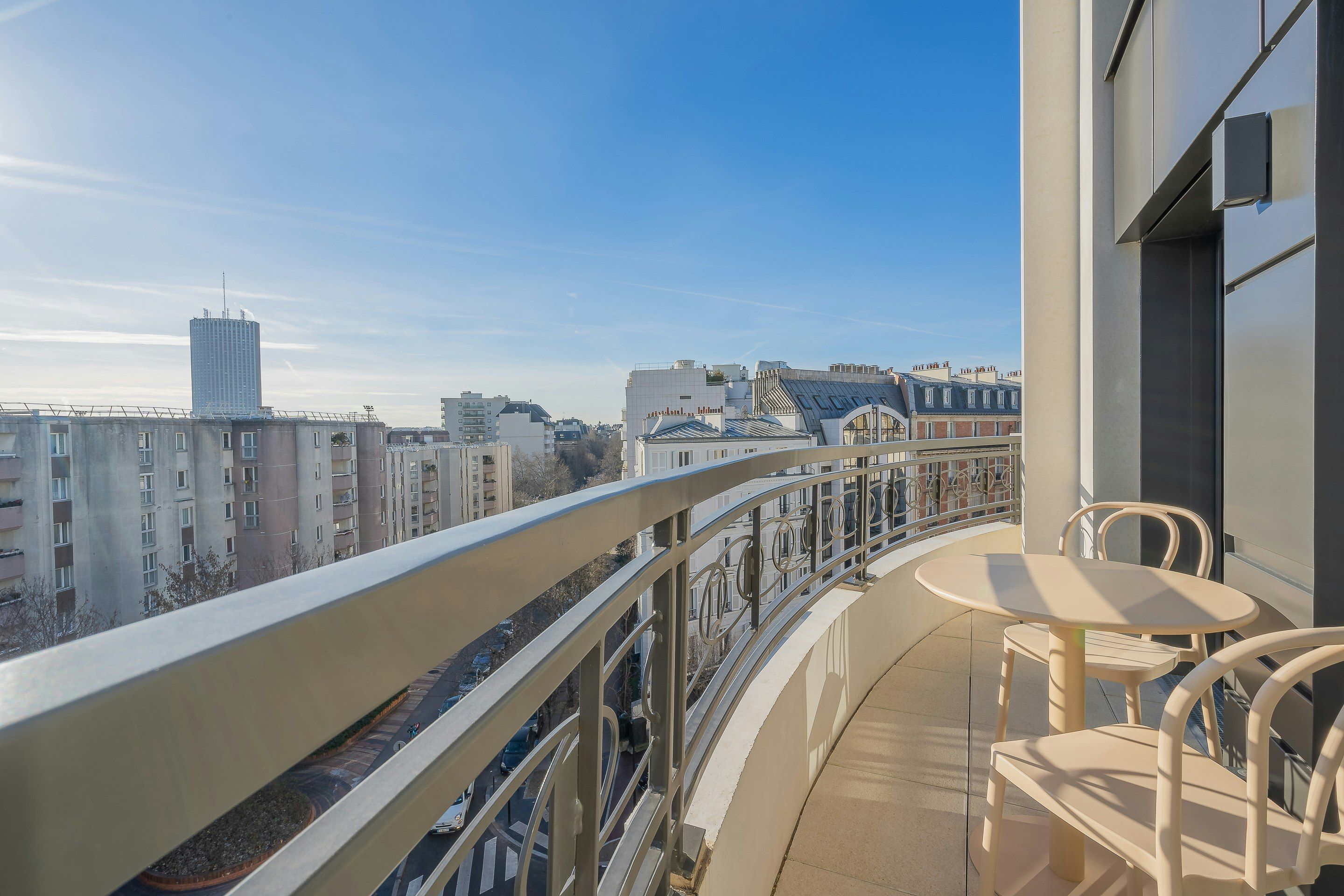 يونا بورت مايلوت - أبارتهوتل - باريس - شرفة