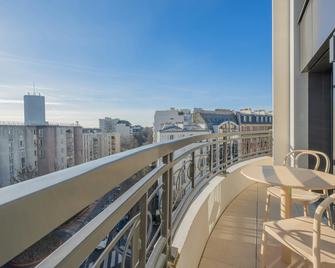يونا بورت مايلوت - أبارتهوتل - باريس - شرفة