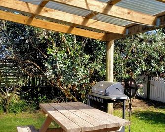 Binnimoor Bach - Small Studio Chalet - טקאקה - פטיו