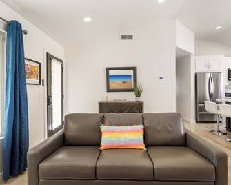 Experience Modern Luxury at Desert Hideaway - Palm Springs