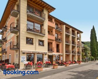 Hotel Lido - Torri Del Benaco - Bygning