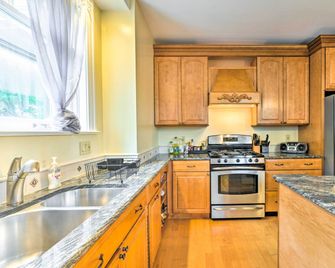 Charming Historic Home about 1 Mi to Dtwn Olean! - Olean - Kuchyň