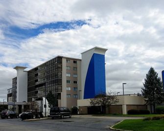 Best Western Rochelle Inn & Suites near DeKalb - Rochelle - Gebouw