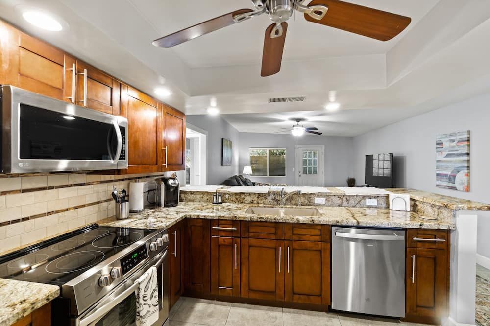 Stylish, quiet 2-bedroom in Central Phoenix GCU - פיניקס - מטבח