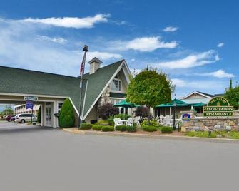 Best Western Plus Plattsburgh - Plattsburgh - Κτίριο