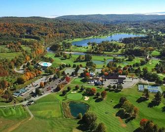 Quechee Hollow Comfort - White River Junction - Outdoors view