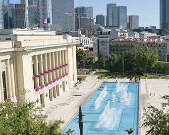 2 pieces of furniture Puteaux la Défense - Puteaux