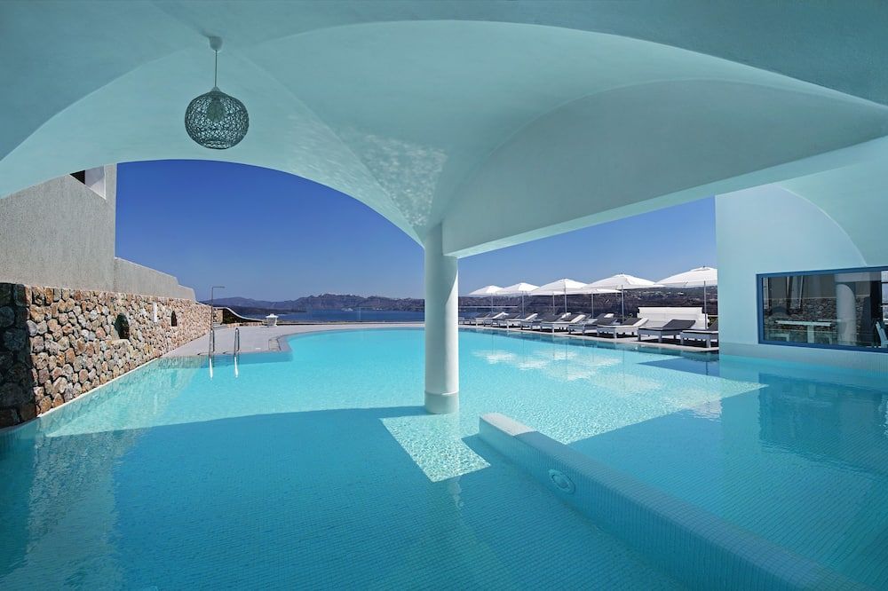 ايكروتيرا روزا لاكشري سويتس آند سبا